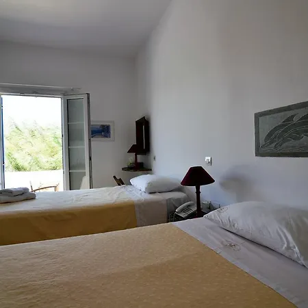 Standing Stone Appartement Kionia